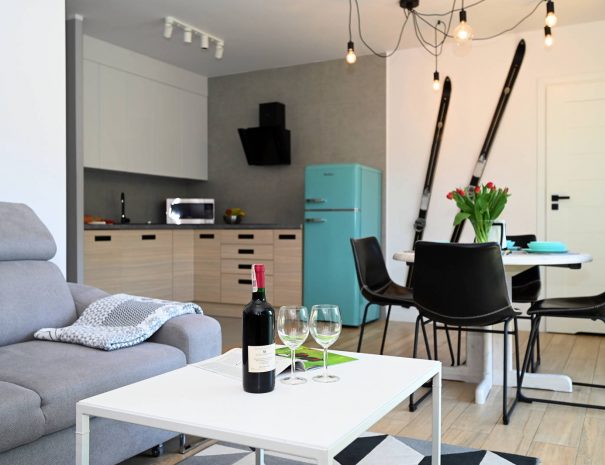 ApartSzczyrk-Apartament-Mietowy-salon-kuchnia-44